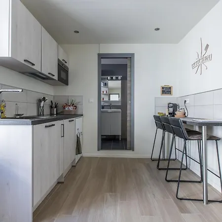 Cute Affordable 1-Br Minutes From Cannes Center *