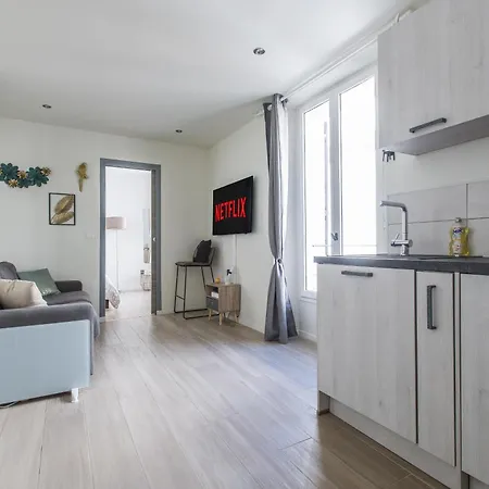 Cute Affordable 1-Br Minutes From Cannes Center