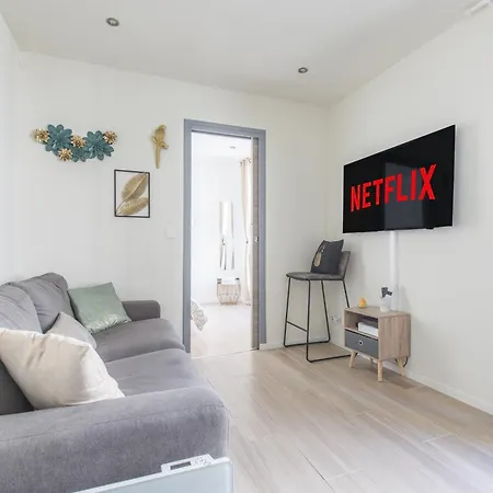 Cute Affordable 1-Br Minutes From Cannes Center Appartement Cannes